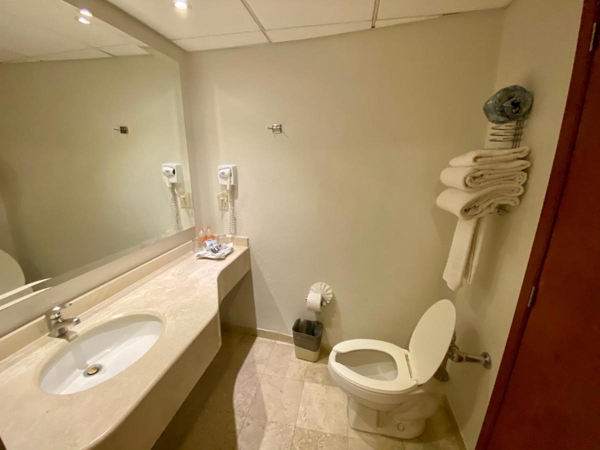 Hotel Mercury Inn Queretaro Luaran gambar