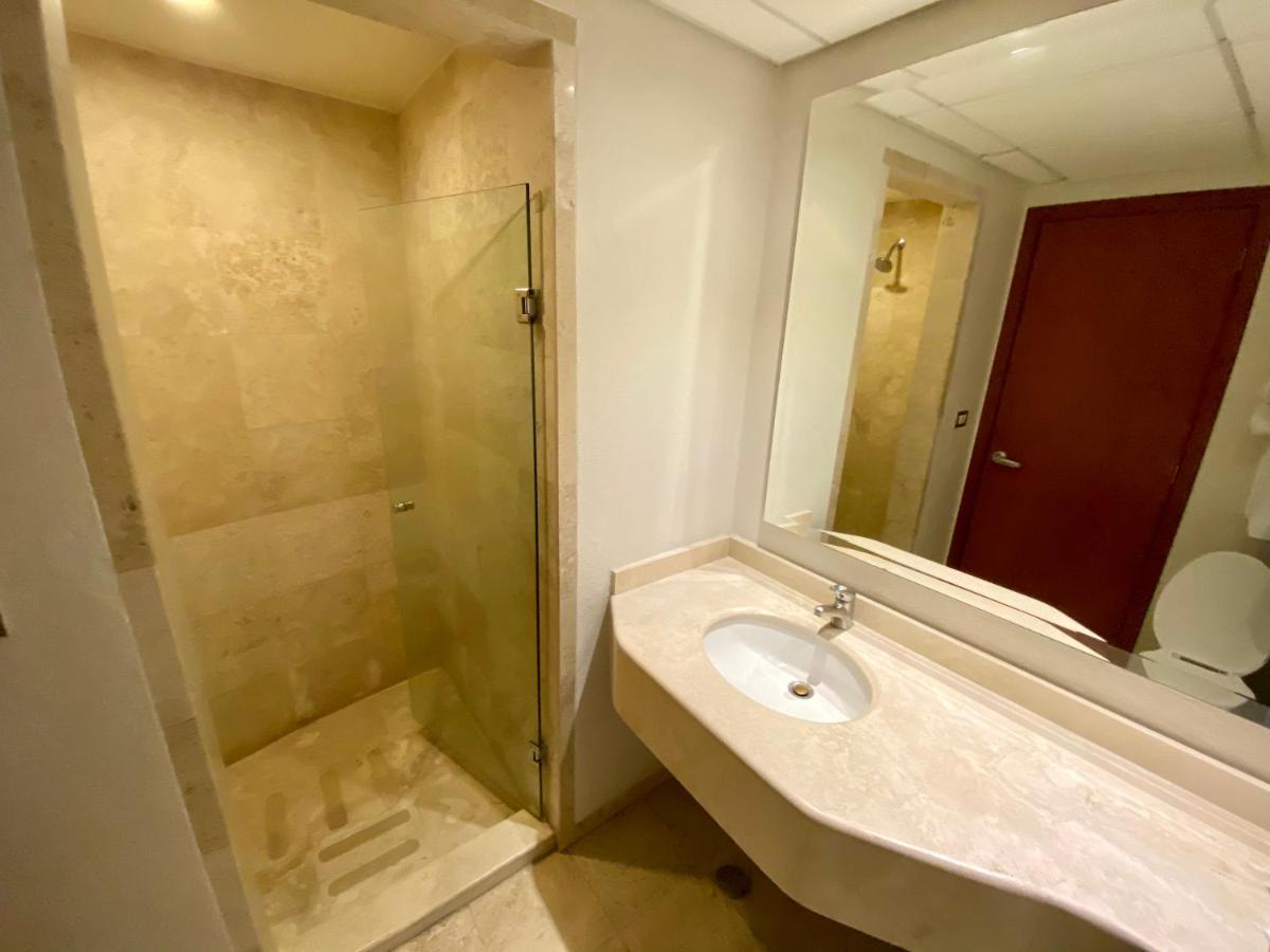 Hotel Mercury Inn Queretaro Luaran gambar
